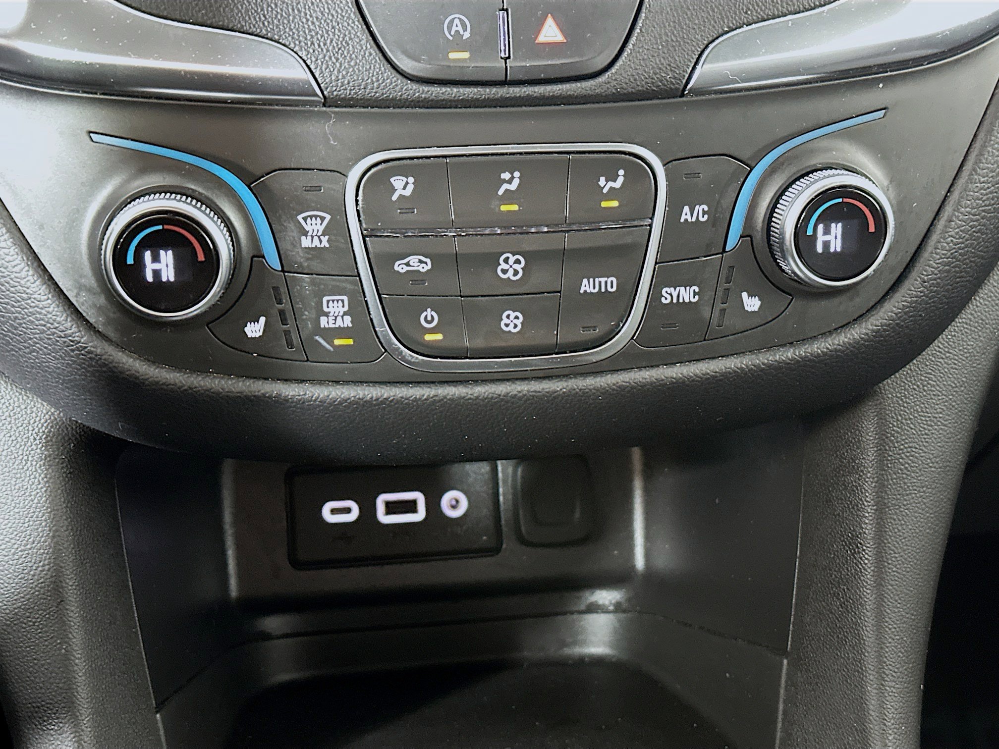 Used 2024 Chevrolet Equinox LT image 15