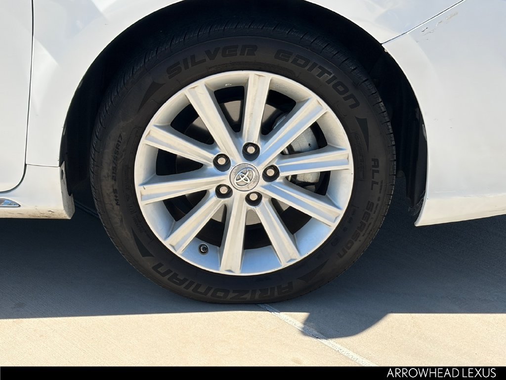 Used 2012 Toyota Camry XLE w/ Leather Pkg FWD image 7