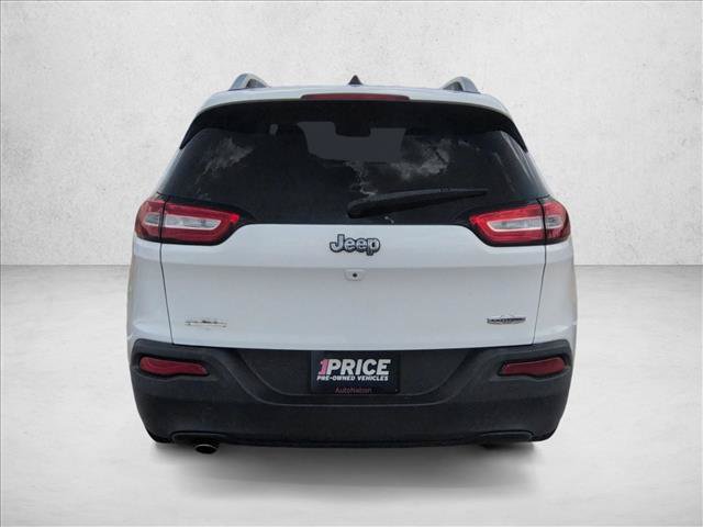 Used 2017 Jeep Cherokee Latitude FWD image 7