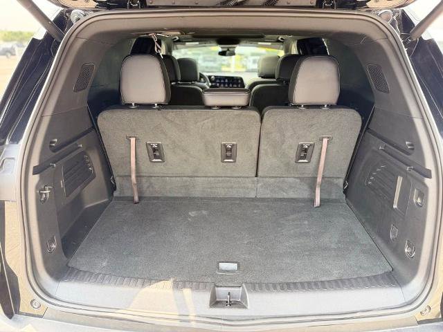 Used 2025 Chevrolet Traverse LT w/ Sun and Wheel Package FWD image 16