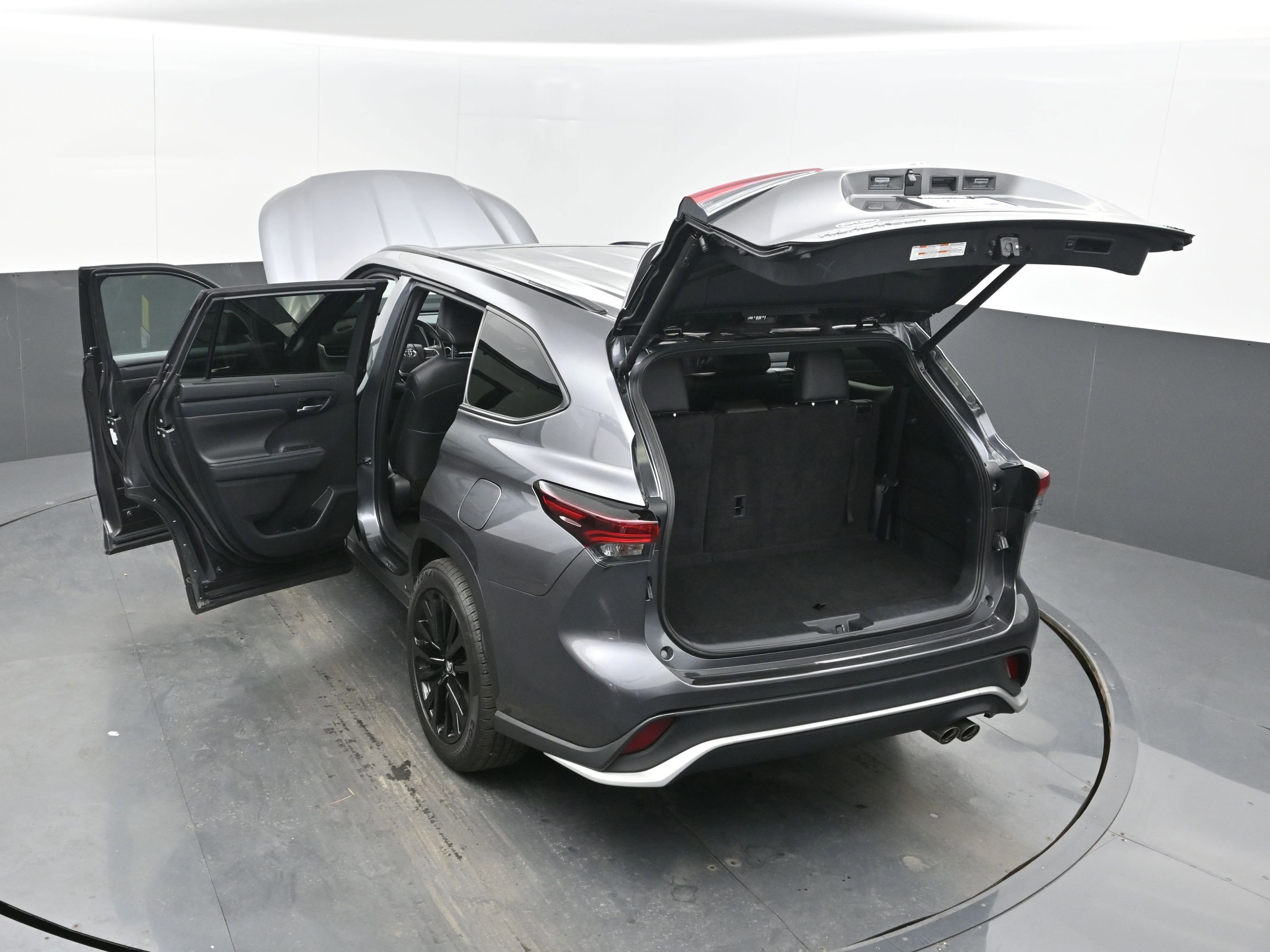 Used 2024 Toyota Highlander XSE image 46