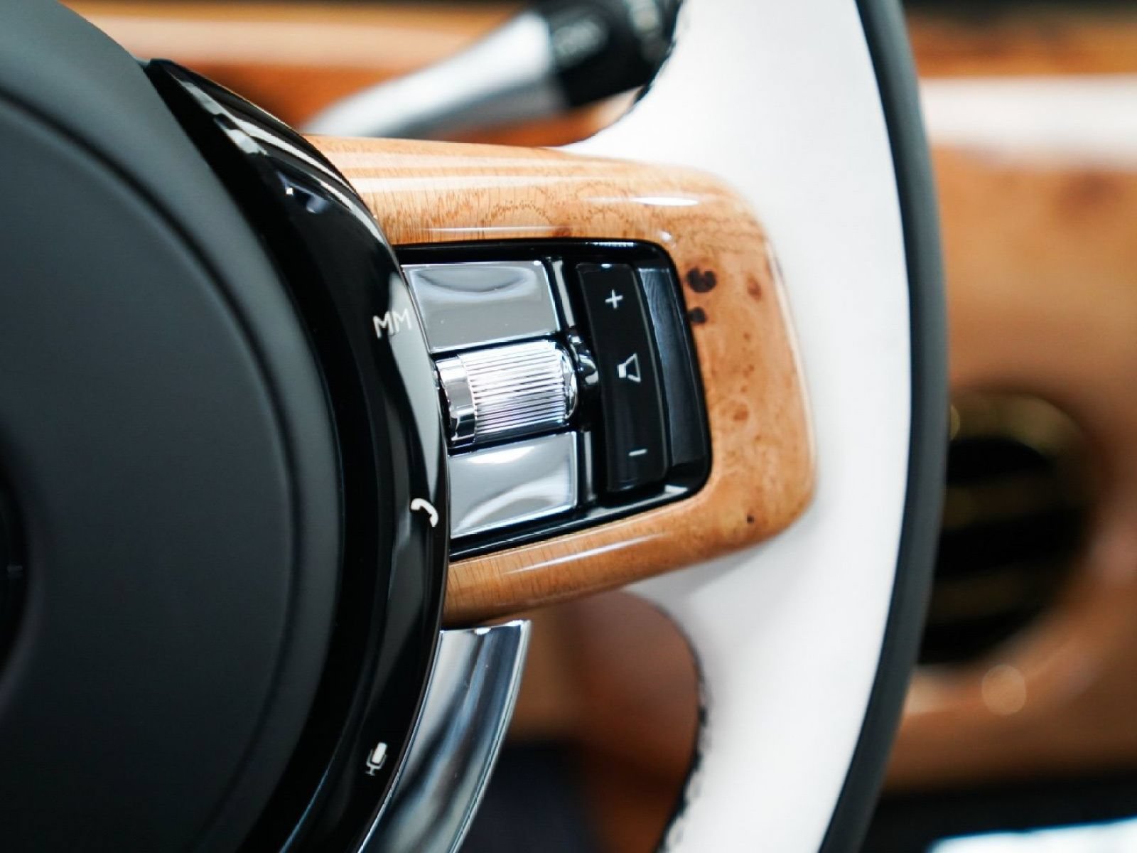New 2026 Rolls-Royce Phantom Sedan RWD image 53