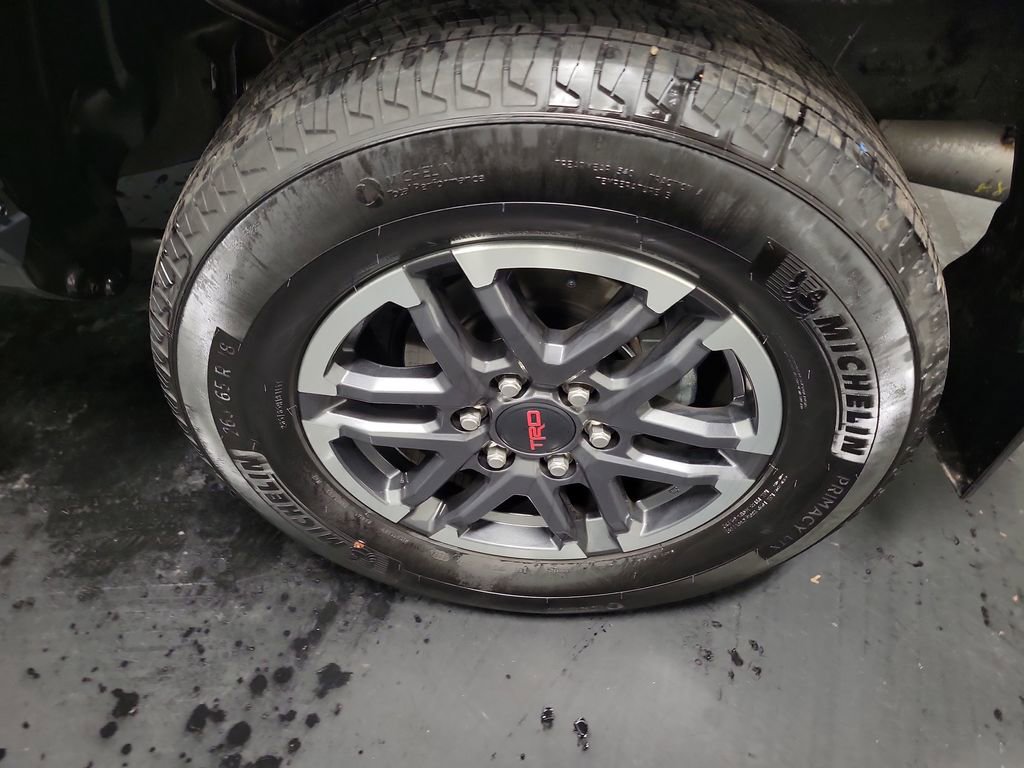 Used 2024 Toyota Tacoma TRD Sport w/ TRD Sport Upgrade Package image 11