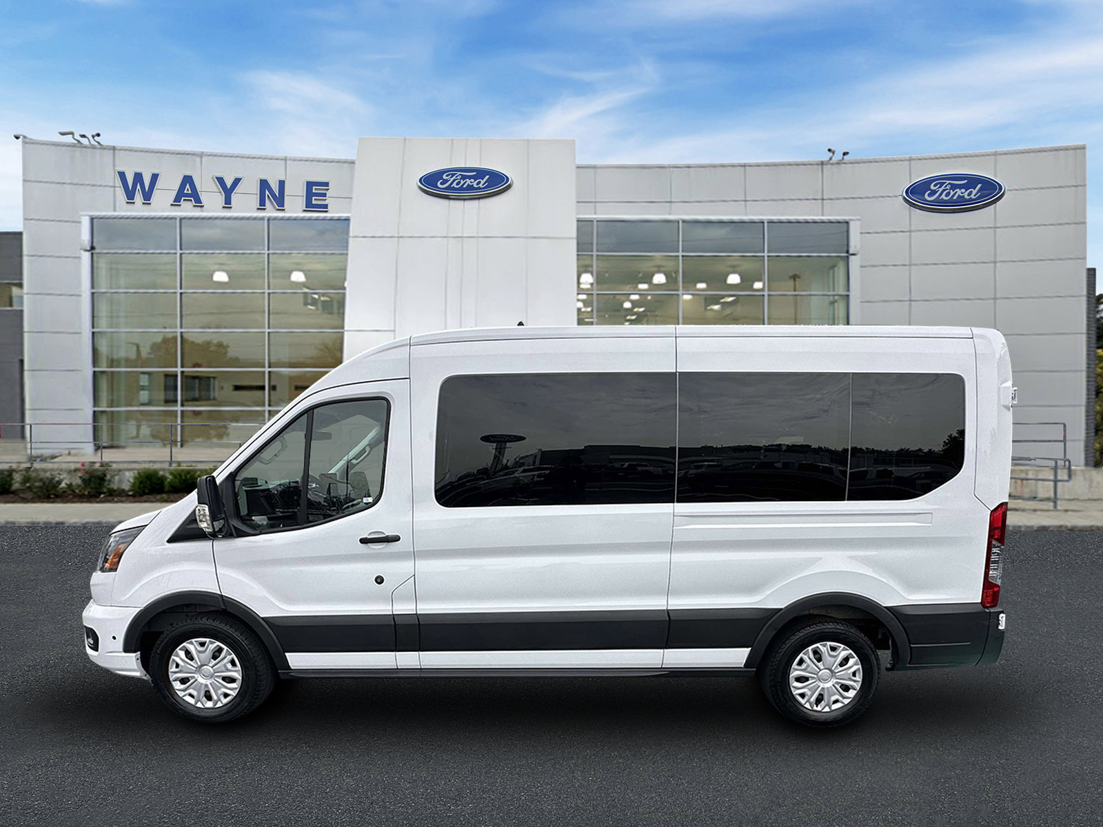Used 2025 Ford Transit 350 XLT RWD image 7
