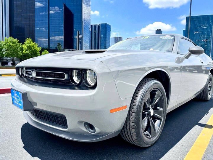 Used 2019 Dodge Challenger SXT image 9