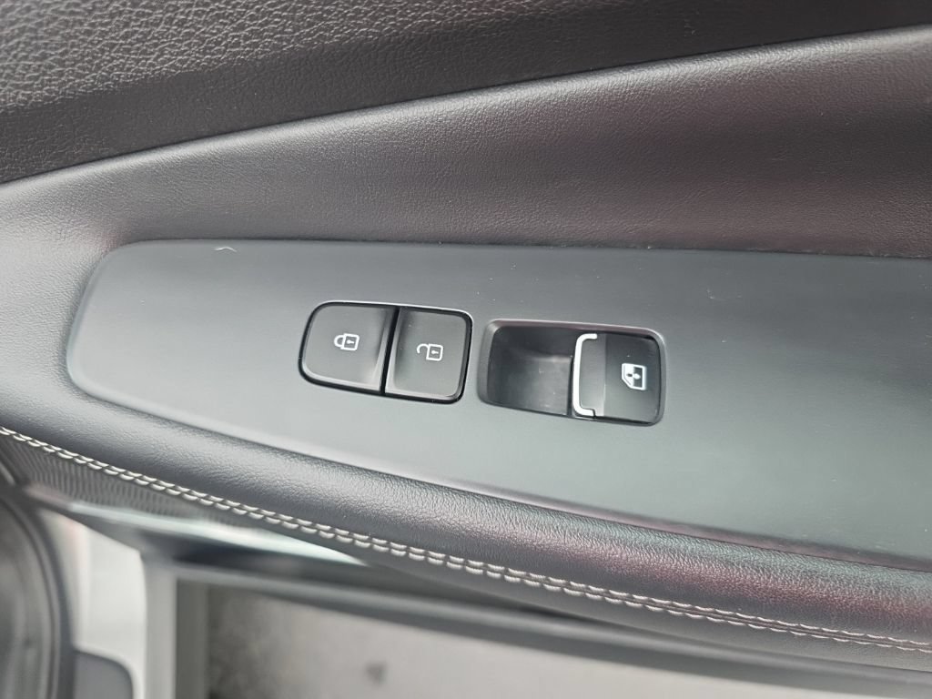 Used 2020 Hyundai Santa Fe SEL w/ Convenience + Premium Package AWD/4WD image 36