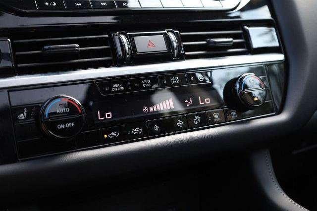 Certified 2025 Nissan Pathfinder SL w/ SL Premium Package FWD image 18