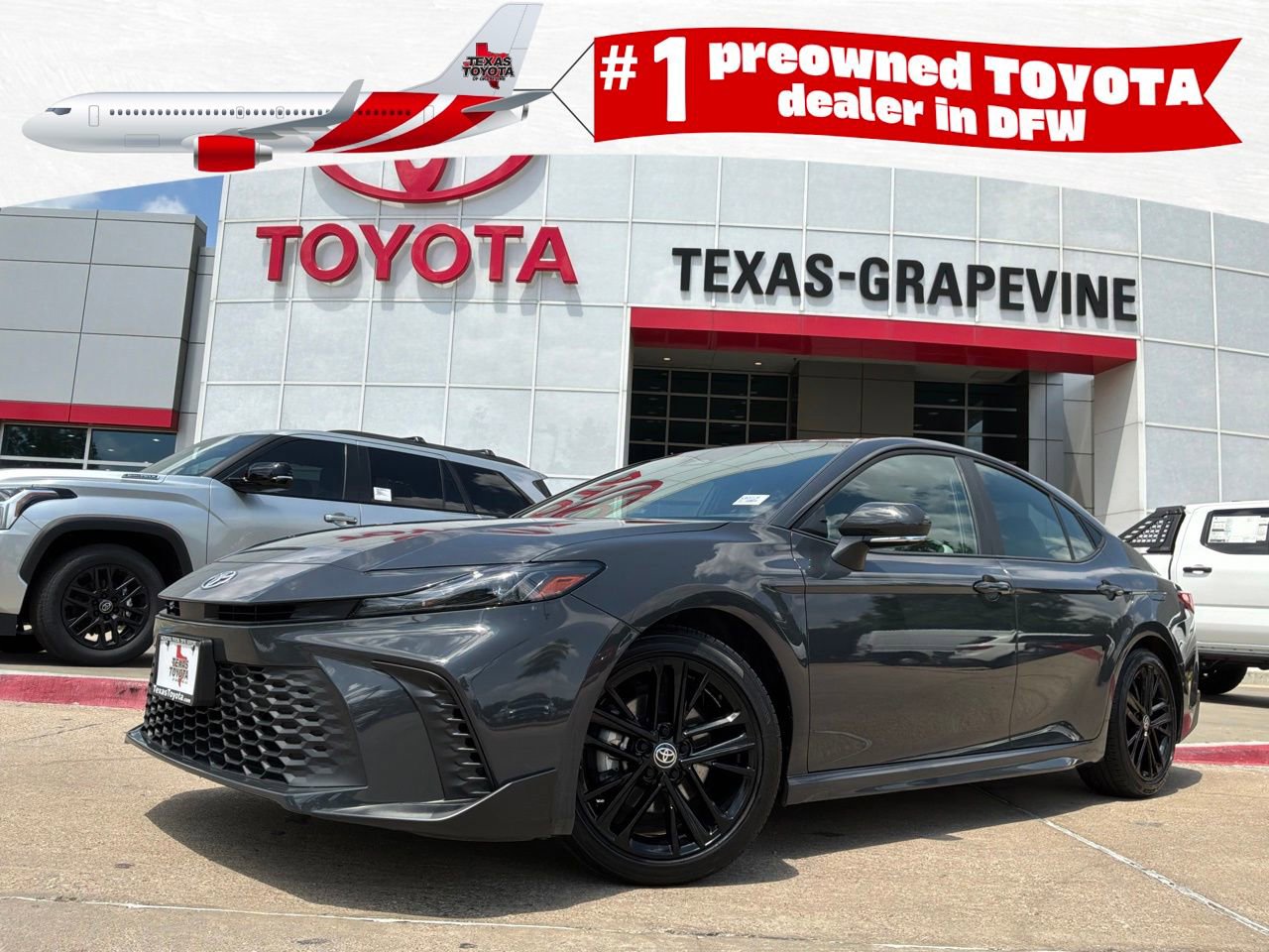Used 2025 Toyota Camry SE FWD image 1