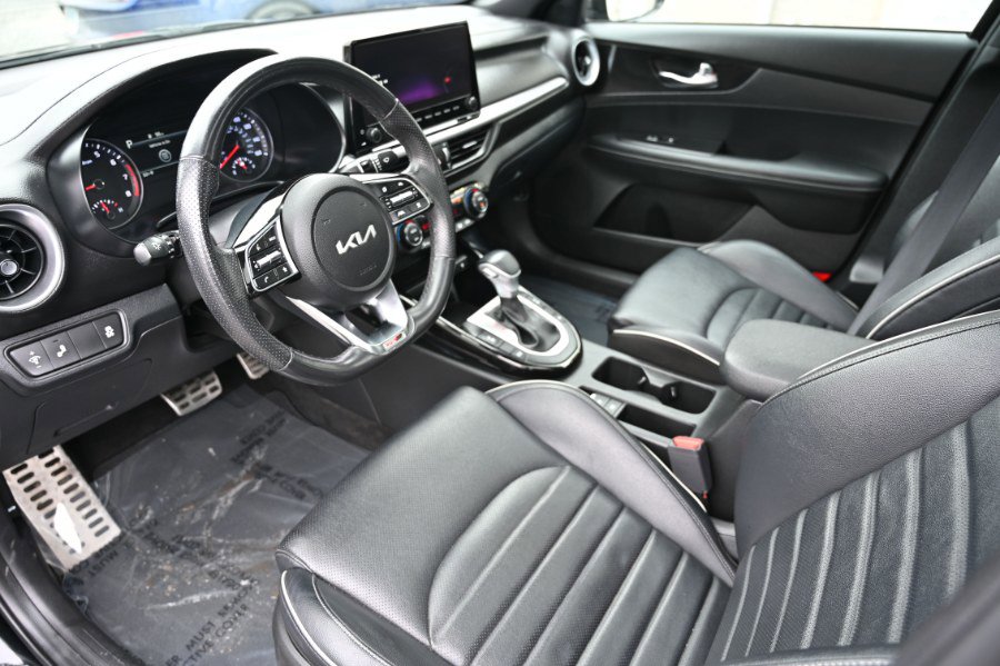 Used 2023 Kia Forte GT-Line w/ GT-Line Premium Package image 16