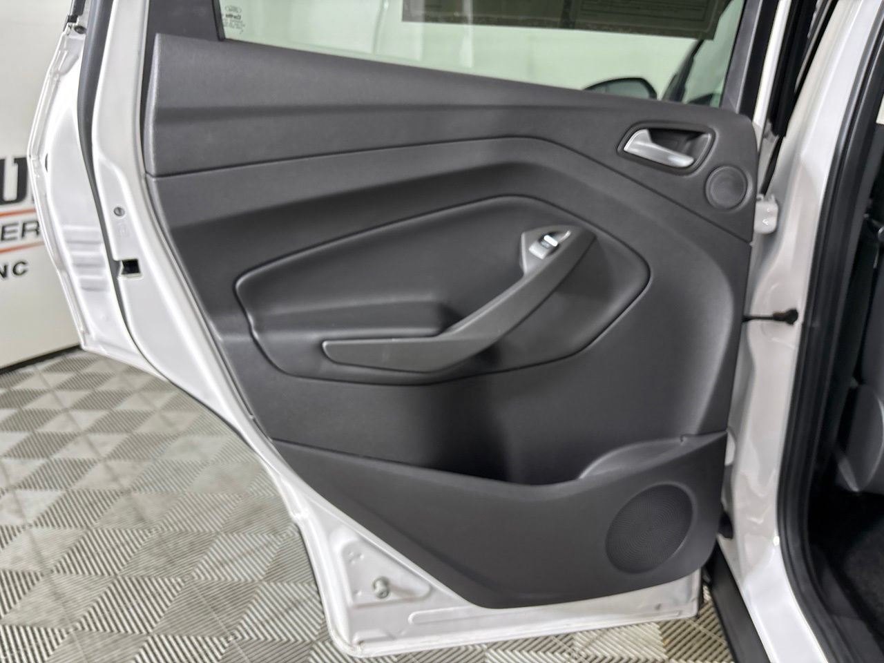 Used 2019 Ford Escape Titanium FWD image 23