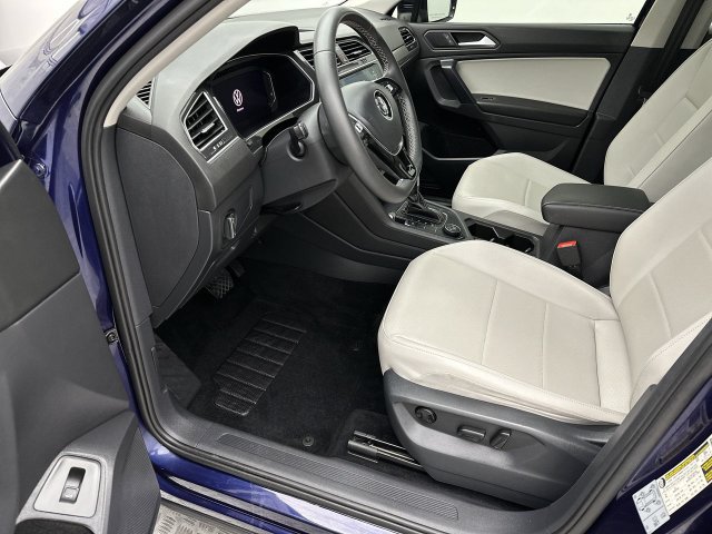 Used 2021 Volkswagen Tiguan SEL w/ 2-Row Tiguan MDO Package AWD/4WD image 11