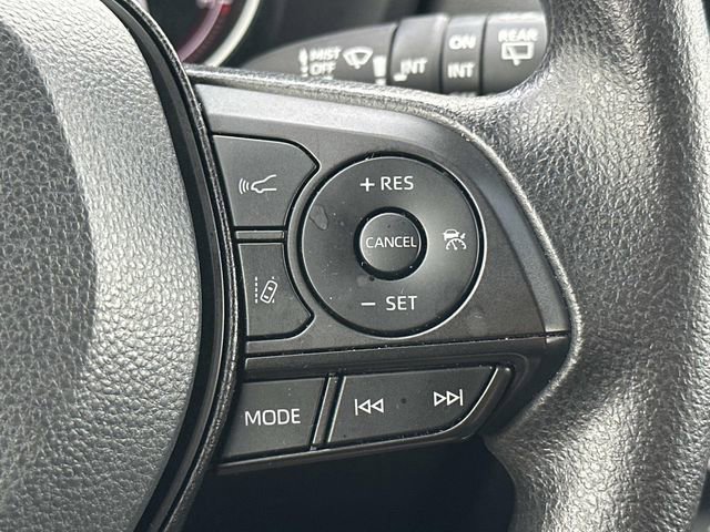 Used 2025 Toyota RAV4 XLE FWD image 23