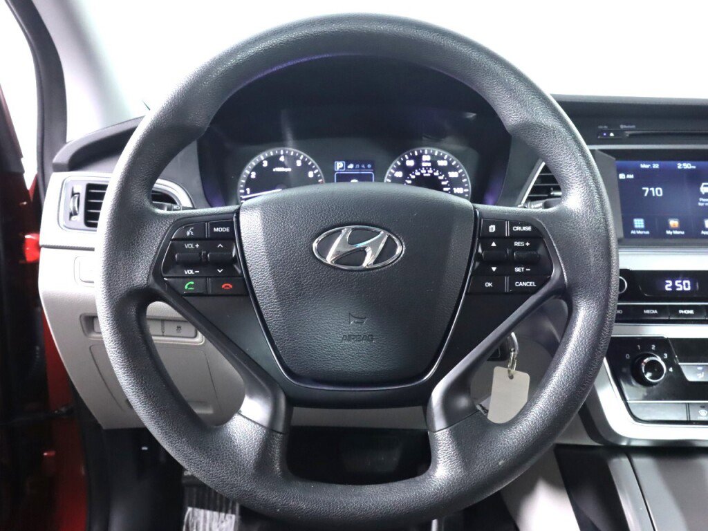 Used 2016 Hyundai Sonata SE image 12