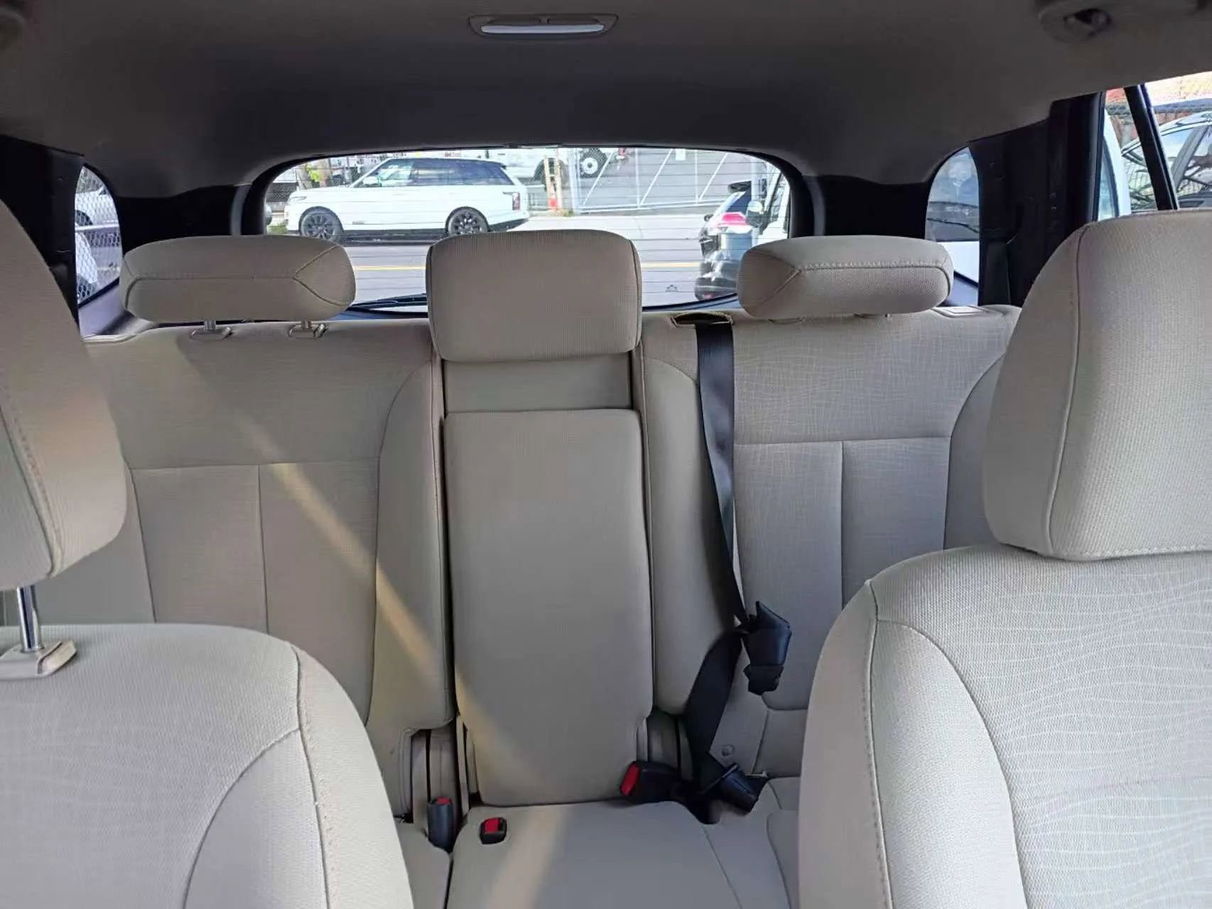 Used 2012 Hyundai Santa Fe GLS image 11