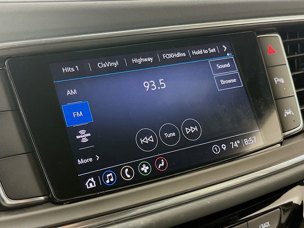 Used 2023 Buick Enclave Essence image 18