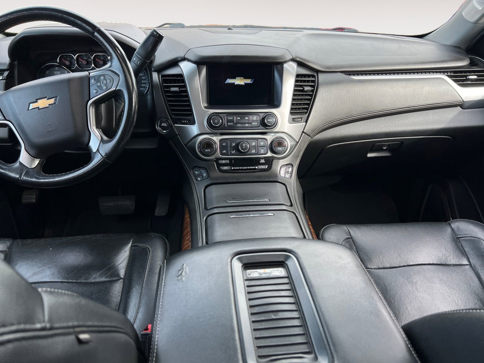 Used 2019 Chevrolet Suburban Premier image 10
