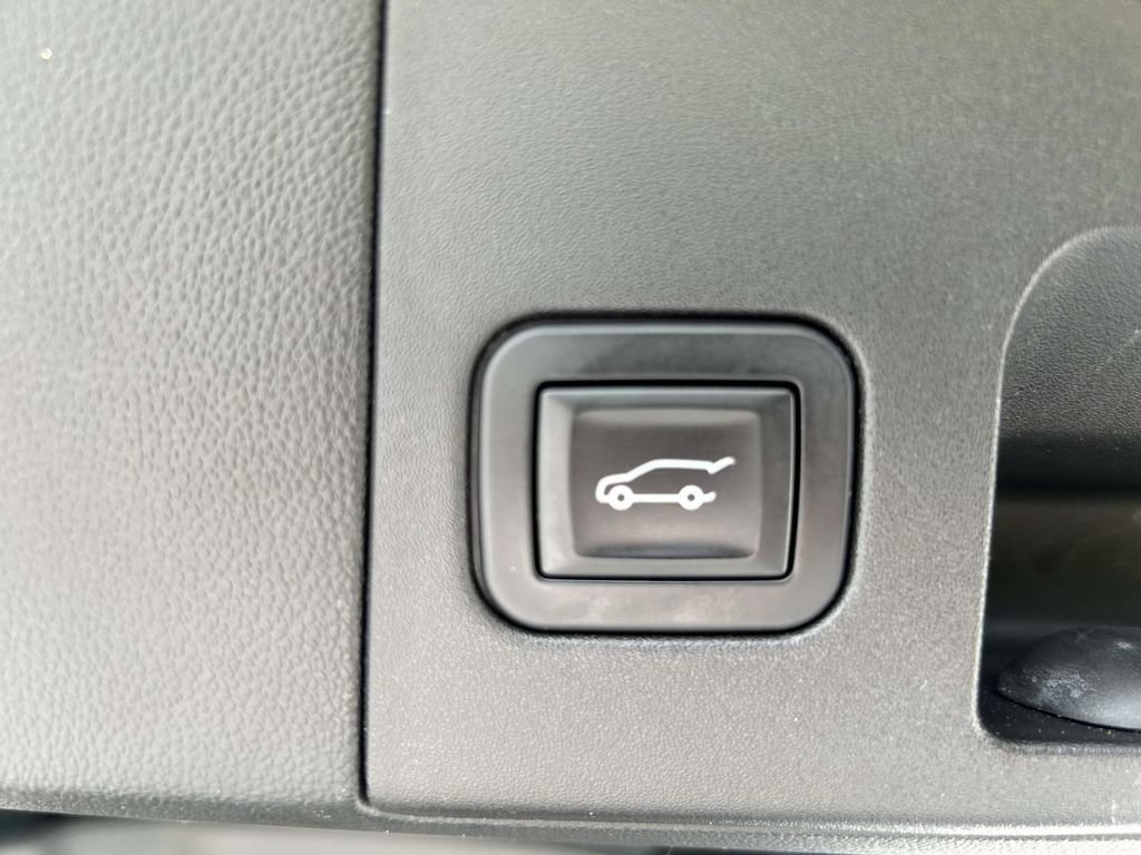 Used 2018 Cadillac XT5 Premium Luxury FWD image 11