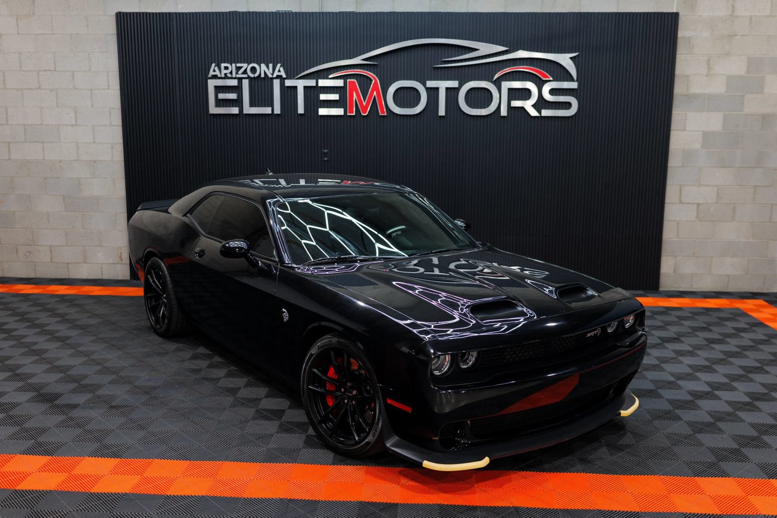 Used 2023 Dodge Challenger SRT Hellcat w/ Driver Convenience Group RWD image 9