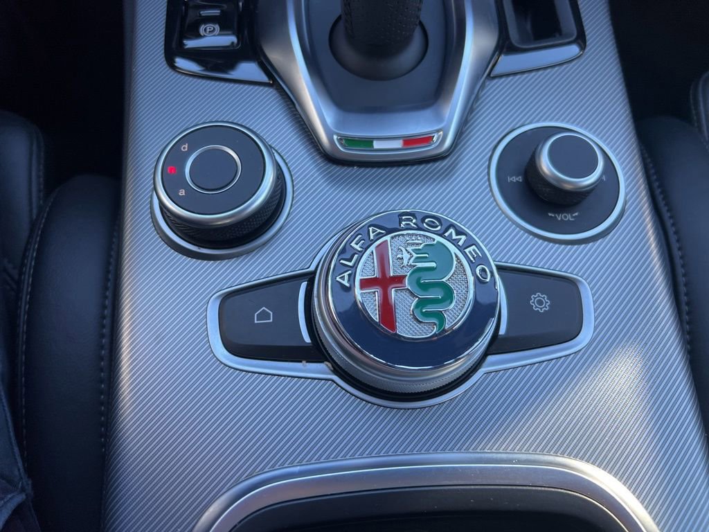 Used 2023 Alfa Romeo Stelvio Veloce AWD/4WD image 64