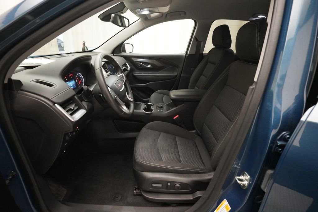 Used 2024 GMC Terrain SLE w/ Driver Convenience Package image 7