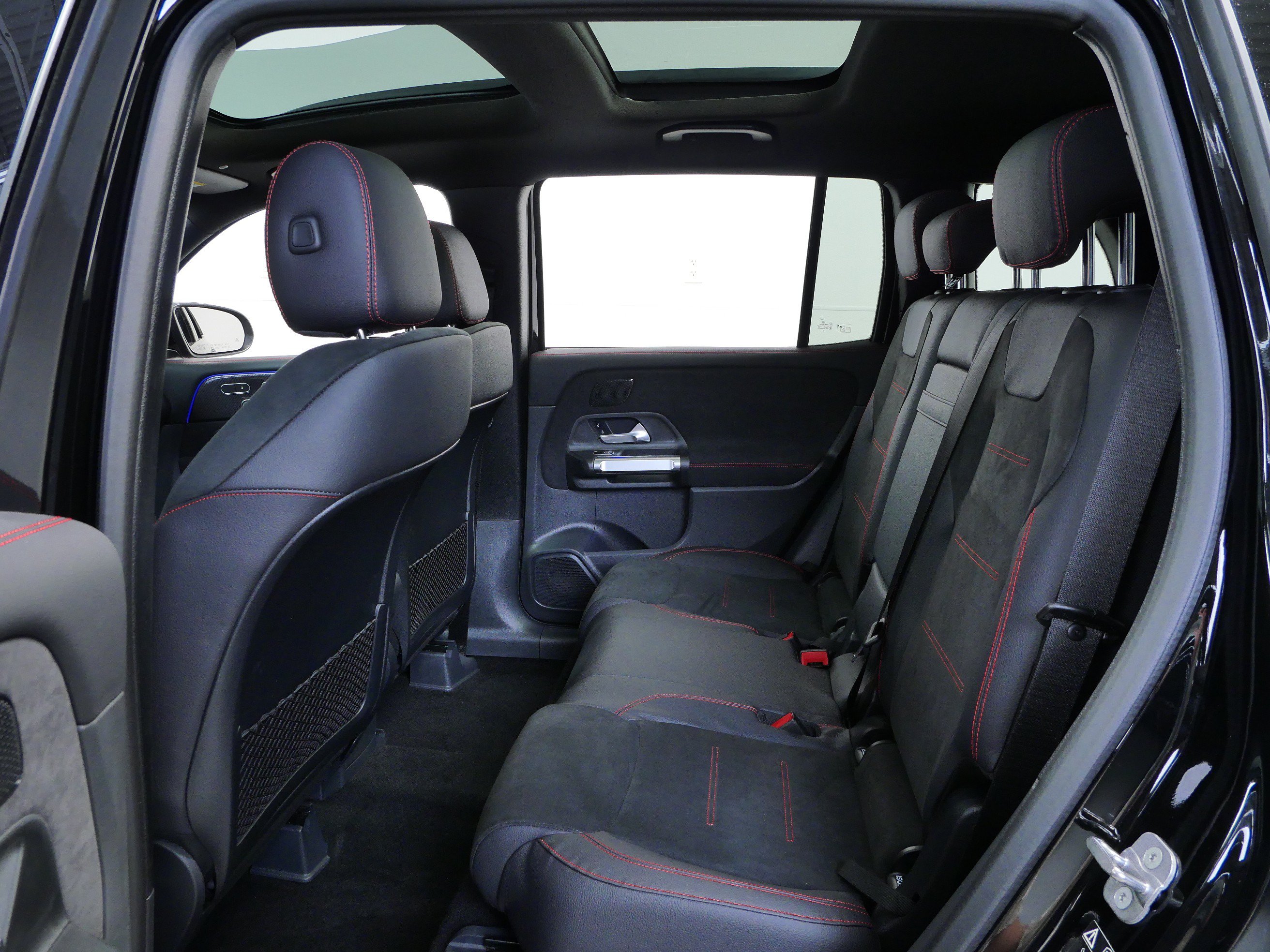 New 2026 Mercedes-Benz GLB 250 4MATIC image 8