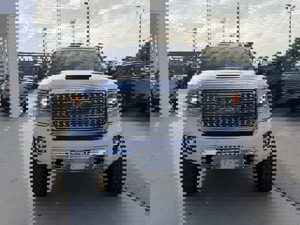 Used 2019 GMC Sierra 2500 Denali w/ Duramax Plus Package image 3
