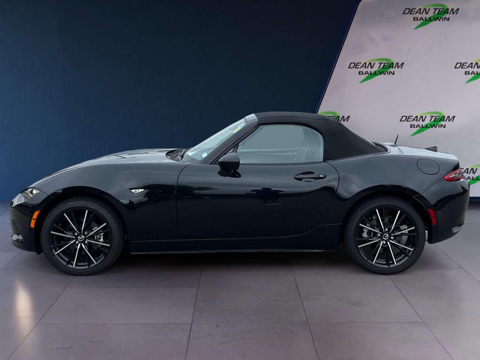 Used 2024 MAZDA MX-5 Miata Grand Touring w/ Weather Package image 4