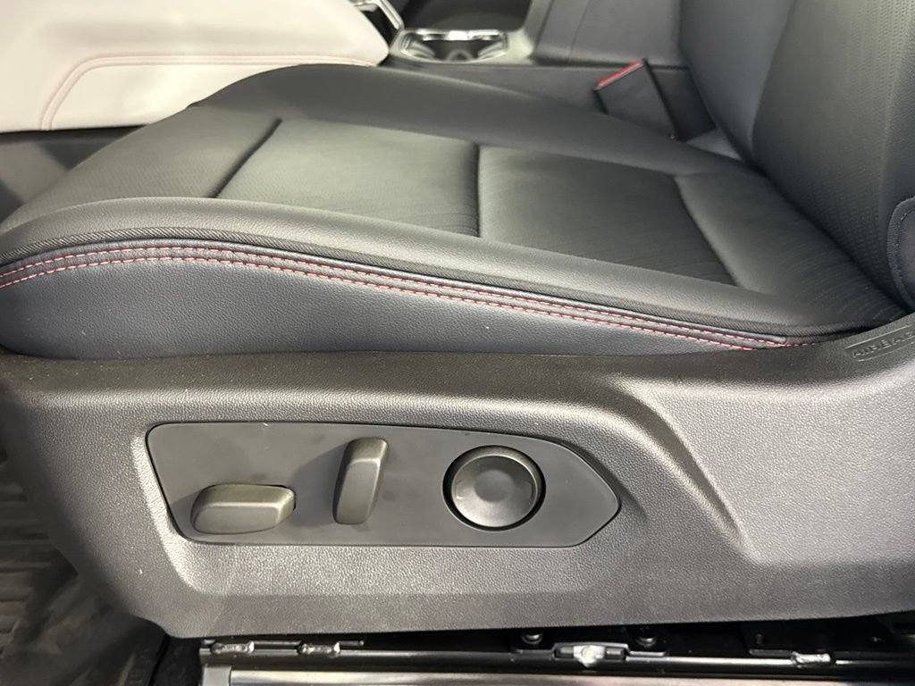New 2026 GMC Canyon AT4X w/ LPO, Black Badging Package AWD/4WD image 14