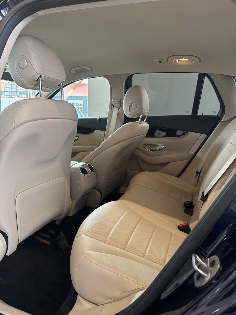 Used 2022 Mercedes-Benz GLC 300 4MATIC image 8