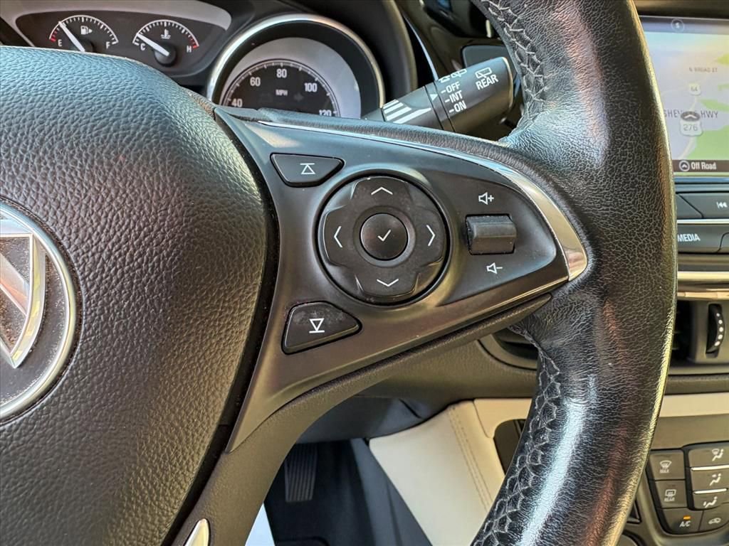 Used 2020 Buick Envision Essence FWD image 11