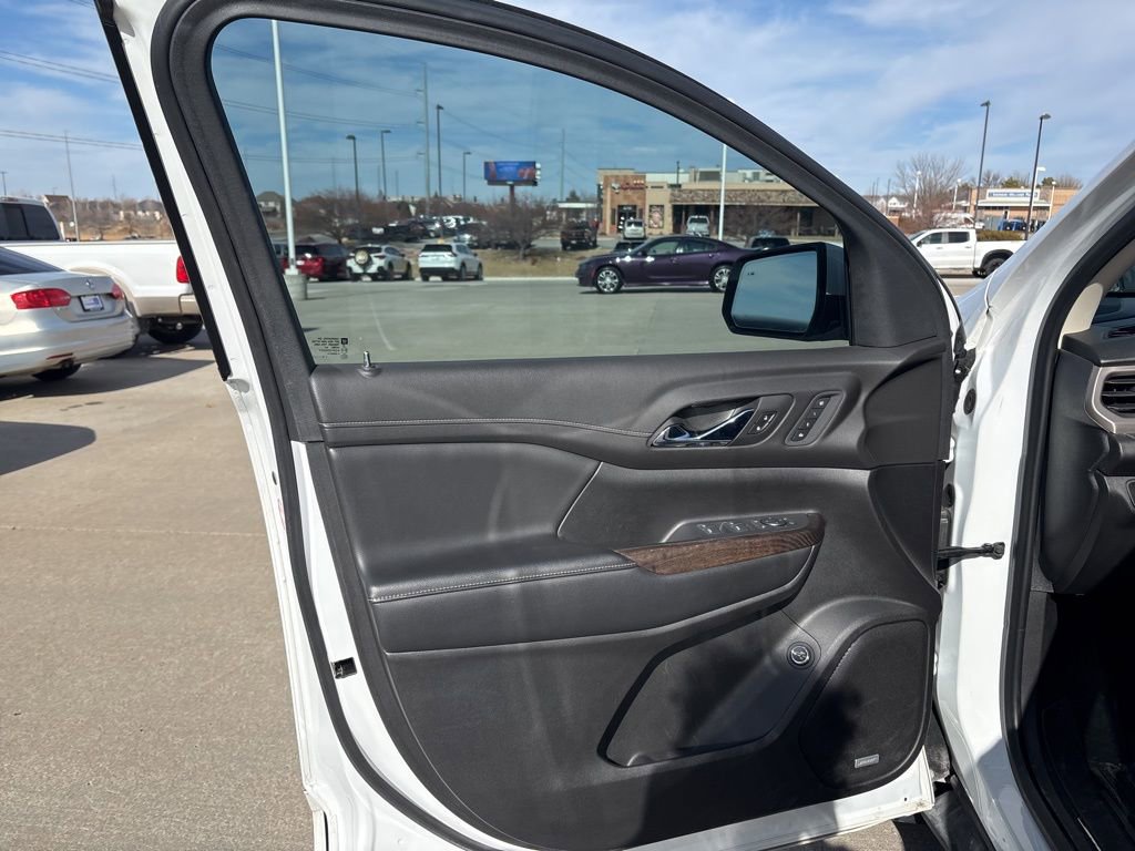 Used 2020 GMC Acadia Denali w/ Trailering Package image 9