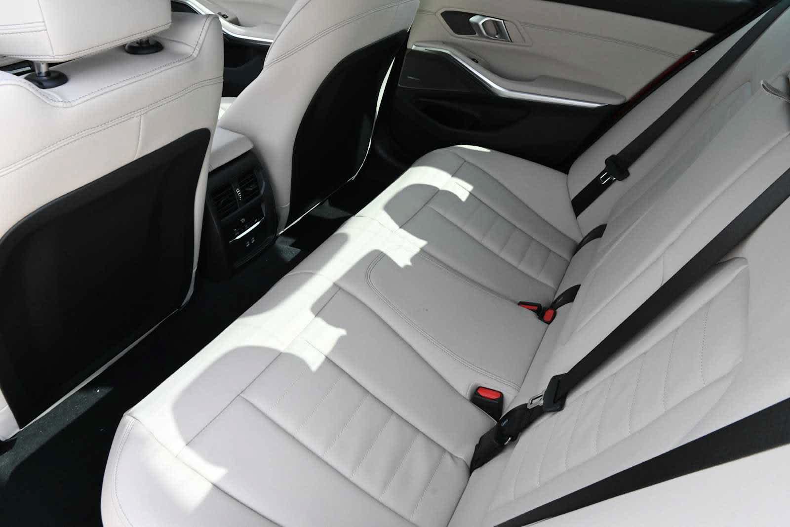 Used 2026 BMW 330i Sedan w/ M Sport Package RWD image 10