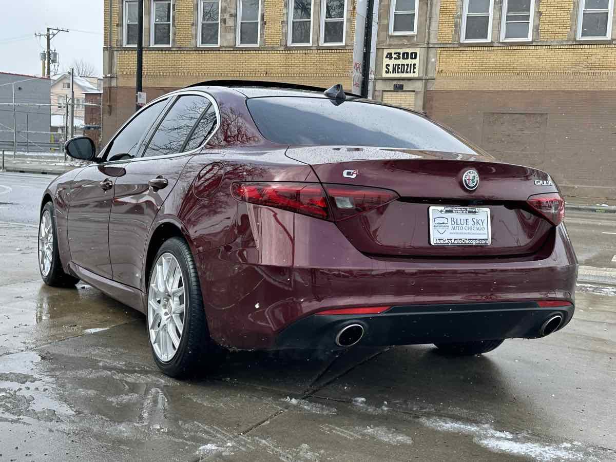 Used 2017 Alfa Romeo Giulia AWD image 7