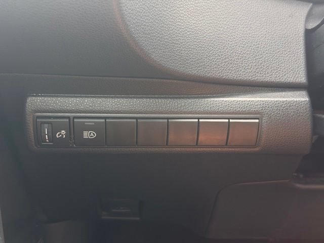 Used 2024 Toyota Corolla LE FWD image 25