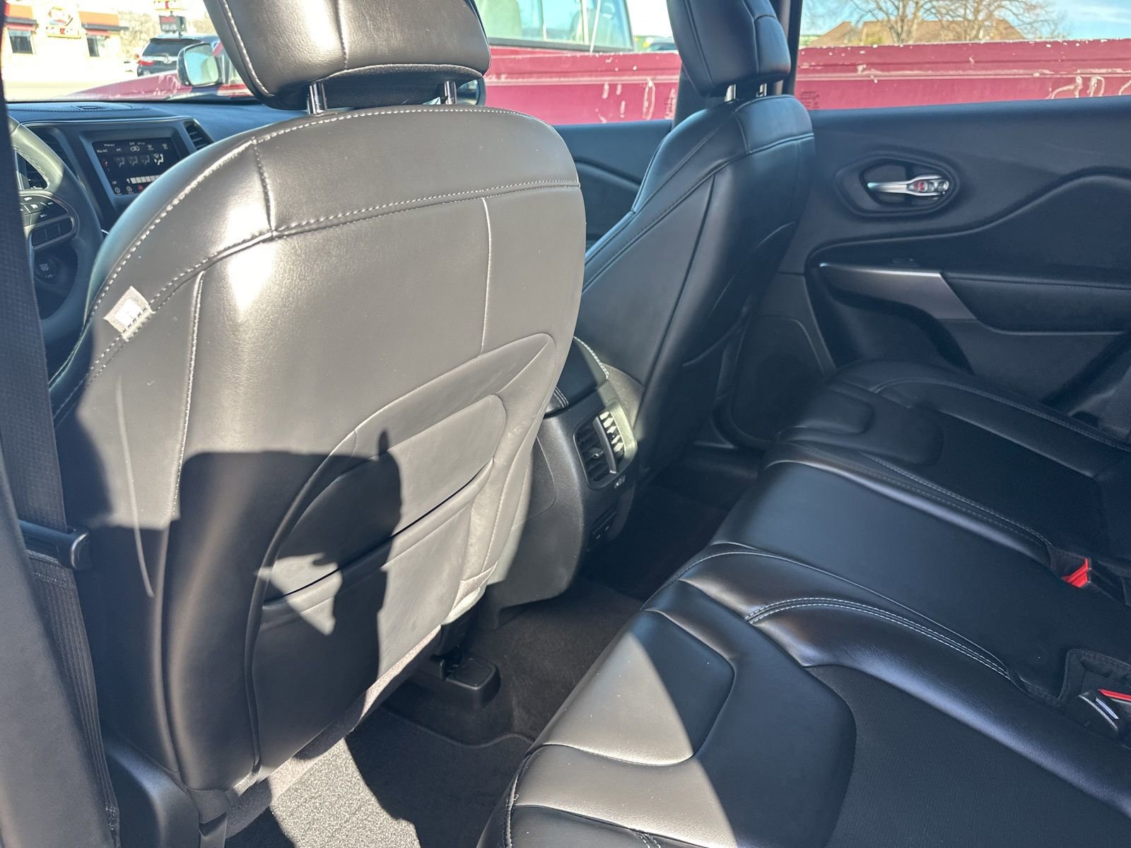 Used 2020 Jeep Cherokee Latitude Plus image 15