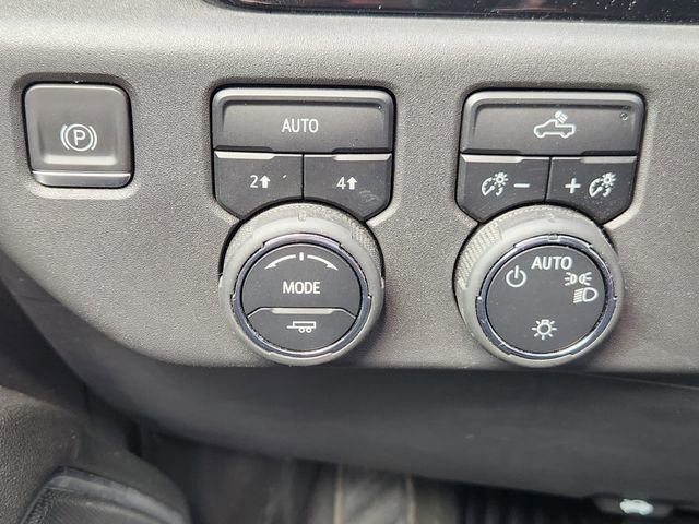 Used 2023 Chevrolet Silverado 1500 LT AWD/4WD image 20