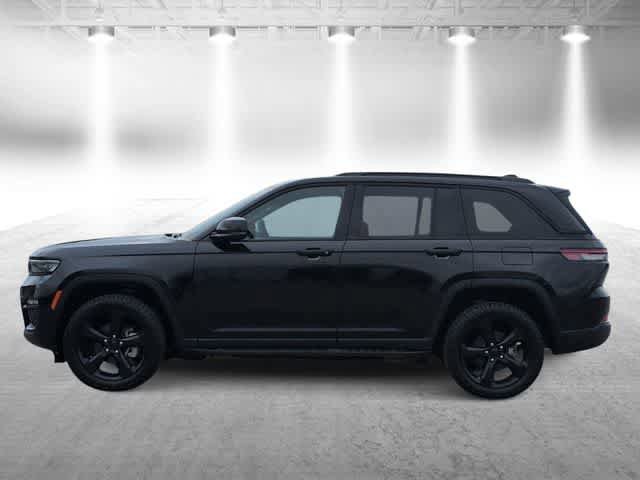 Used 2024 Jeep Grand Cherokee Limited w/ Luxury Tech Group II AWD/4WD image 5