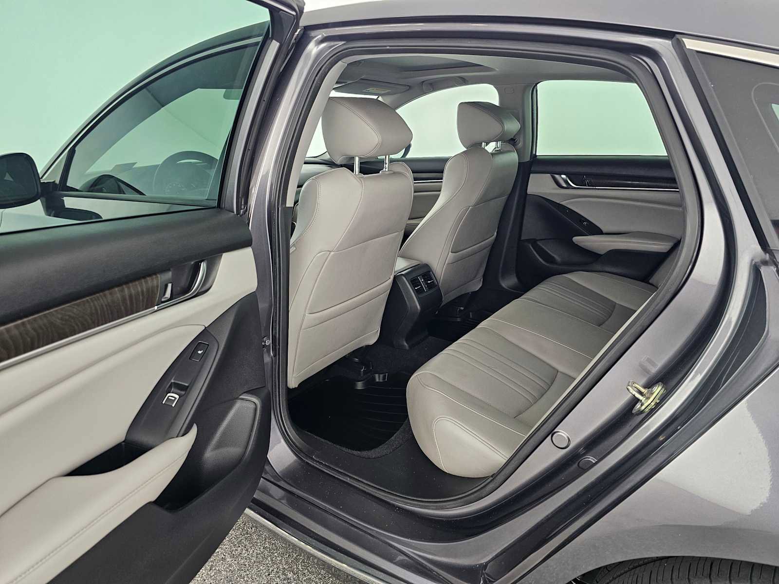 Used 2019 Honda Accord Touring image 15