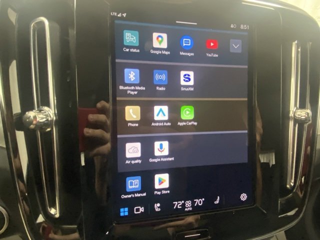 Used 2025 Volvo XC40 B5 Plus image 22