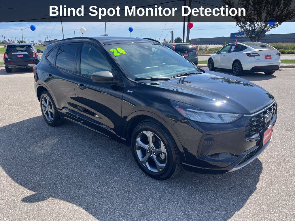 Used 2024 Ford Escape ST-Line w/ Tech Pack #1 AWD/4WD image 9