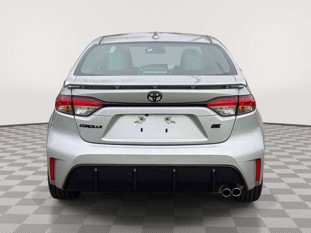 Used 2025 Toyota Corolla SE w/ SE Premium Package FWD image 6