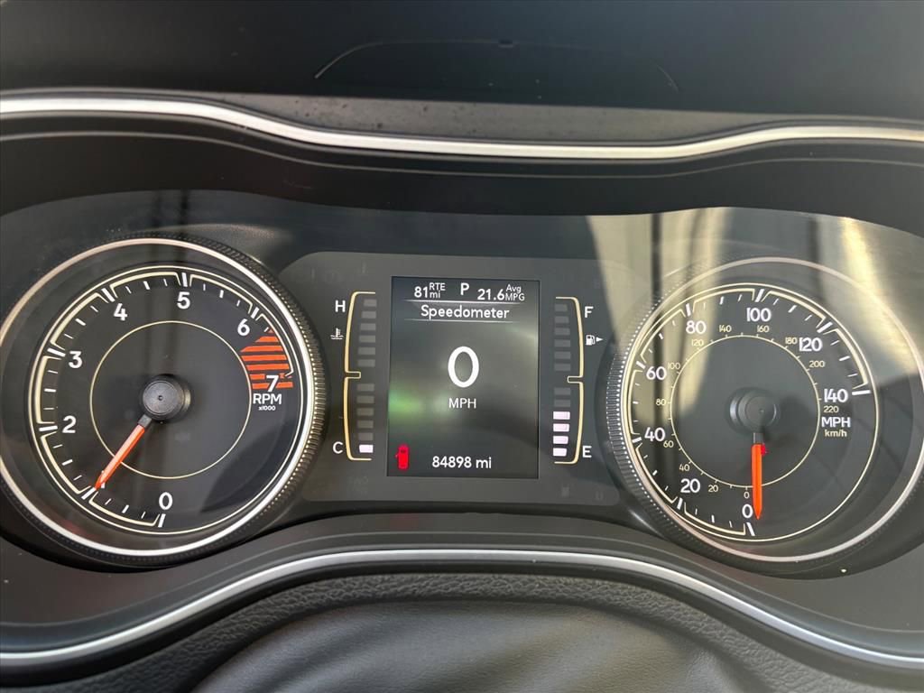 Used 2020 Jeep Cherokee Latitude w/ Cold Weather Group image 9