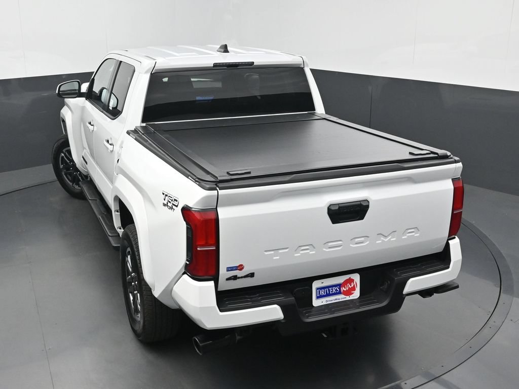 Used 2025 Toyota Tacoma TRD Sport AWD/4WD image 33
