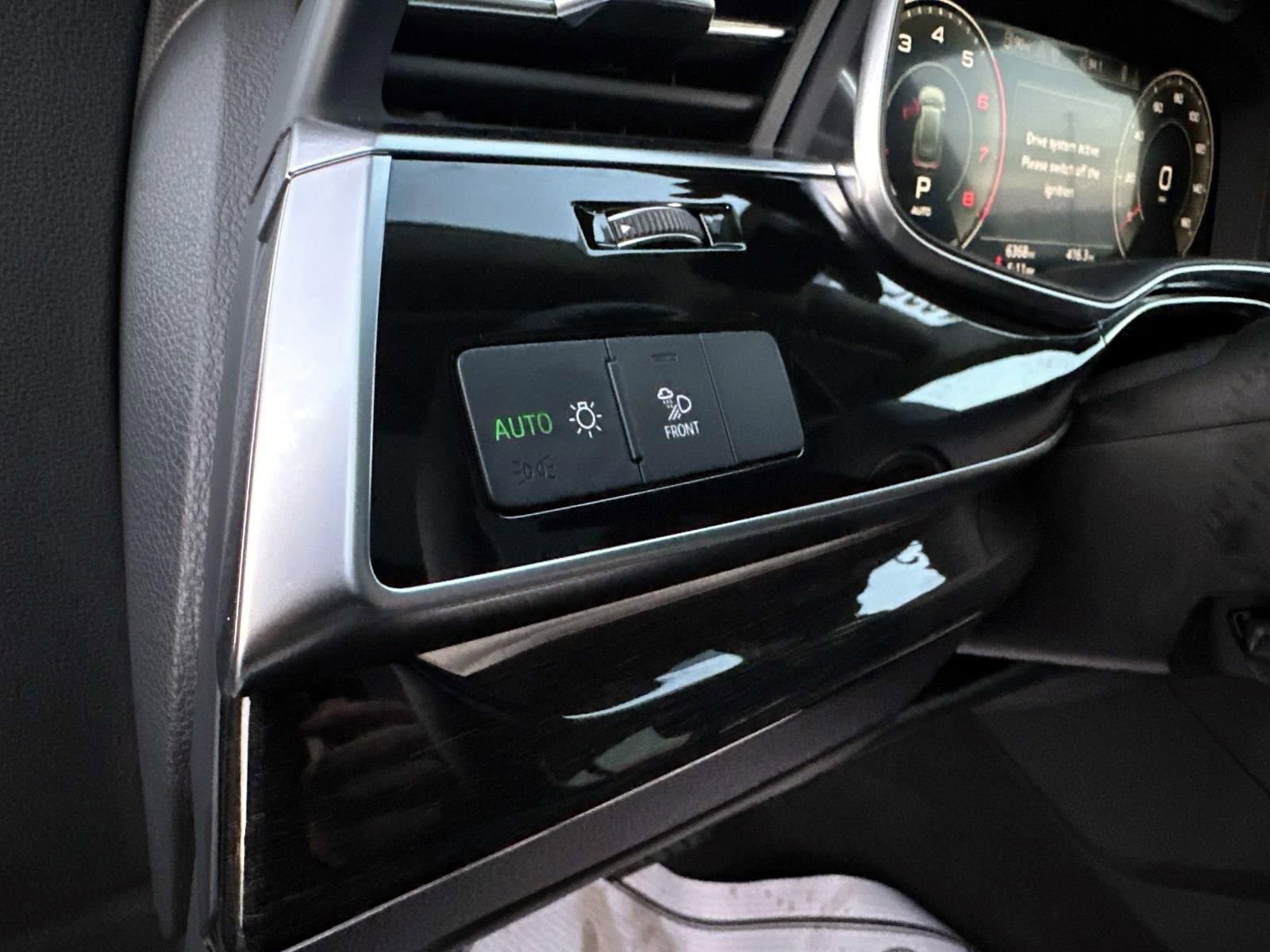 Used 2025 Audi Q8 Premium w/ Black Optic Package image 15