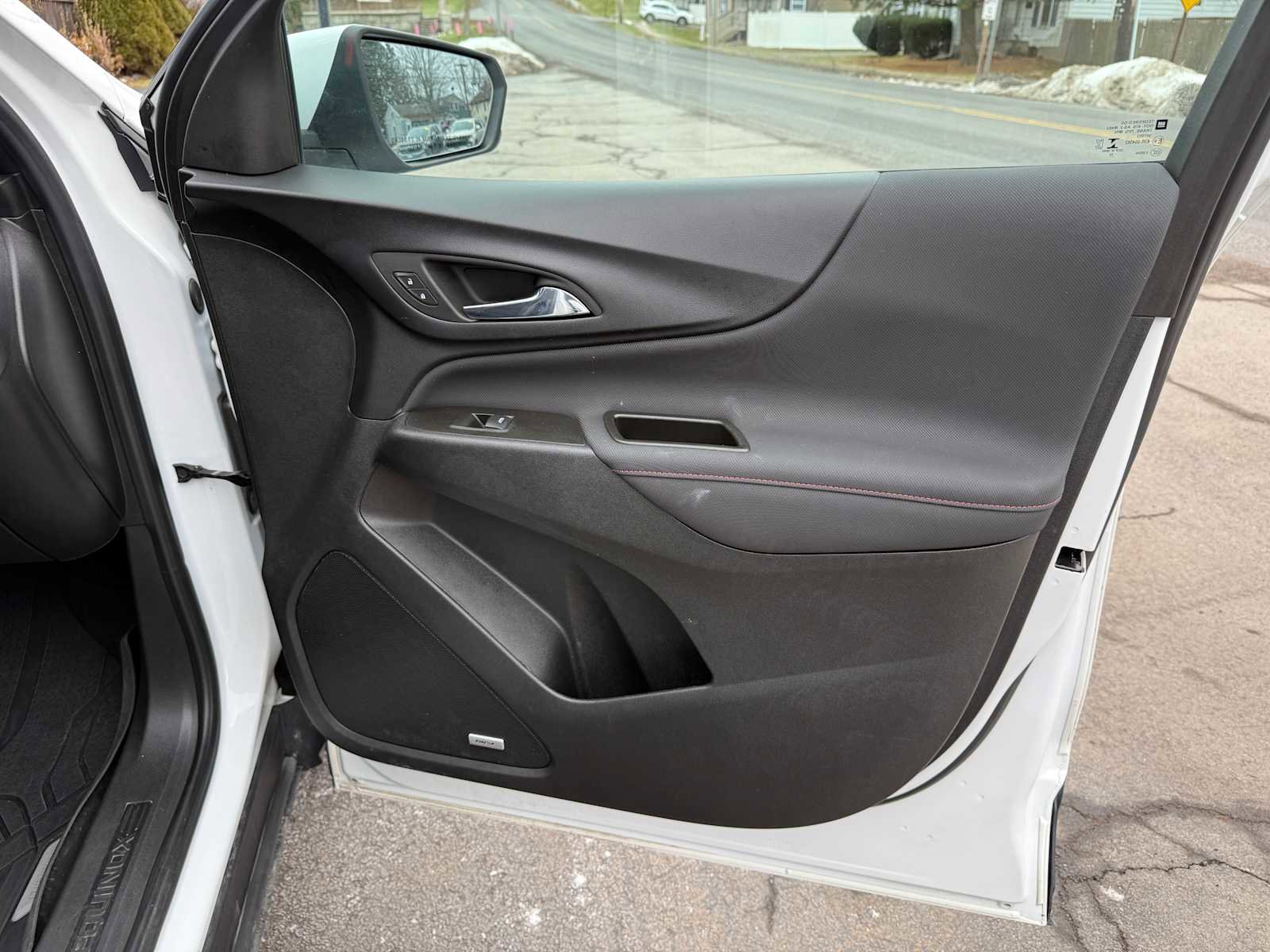 Used 2022 Chevrolet Equinox RS w/ RS Leather Package image 40