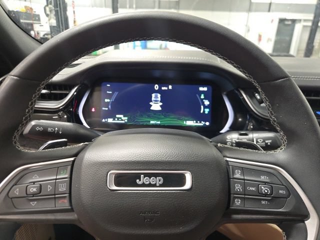 Used 2022 Jeep Grand Cherokee Limited 4xe AWD/4WD image 16