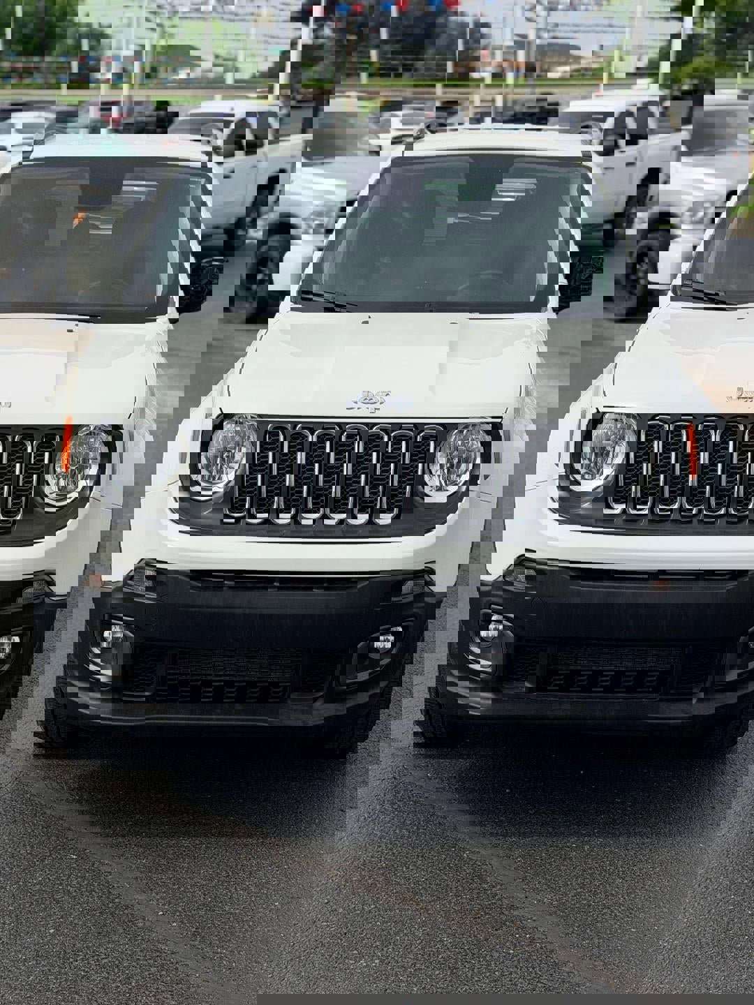 Used 2018 Jeep Renegade Latitude AWD/4WD image 2