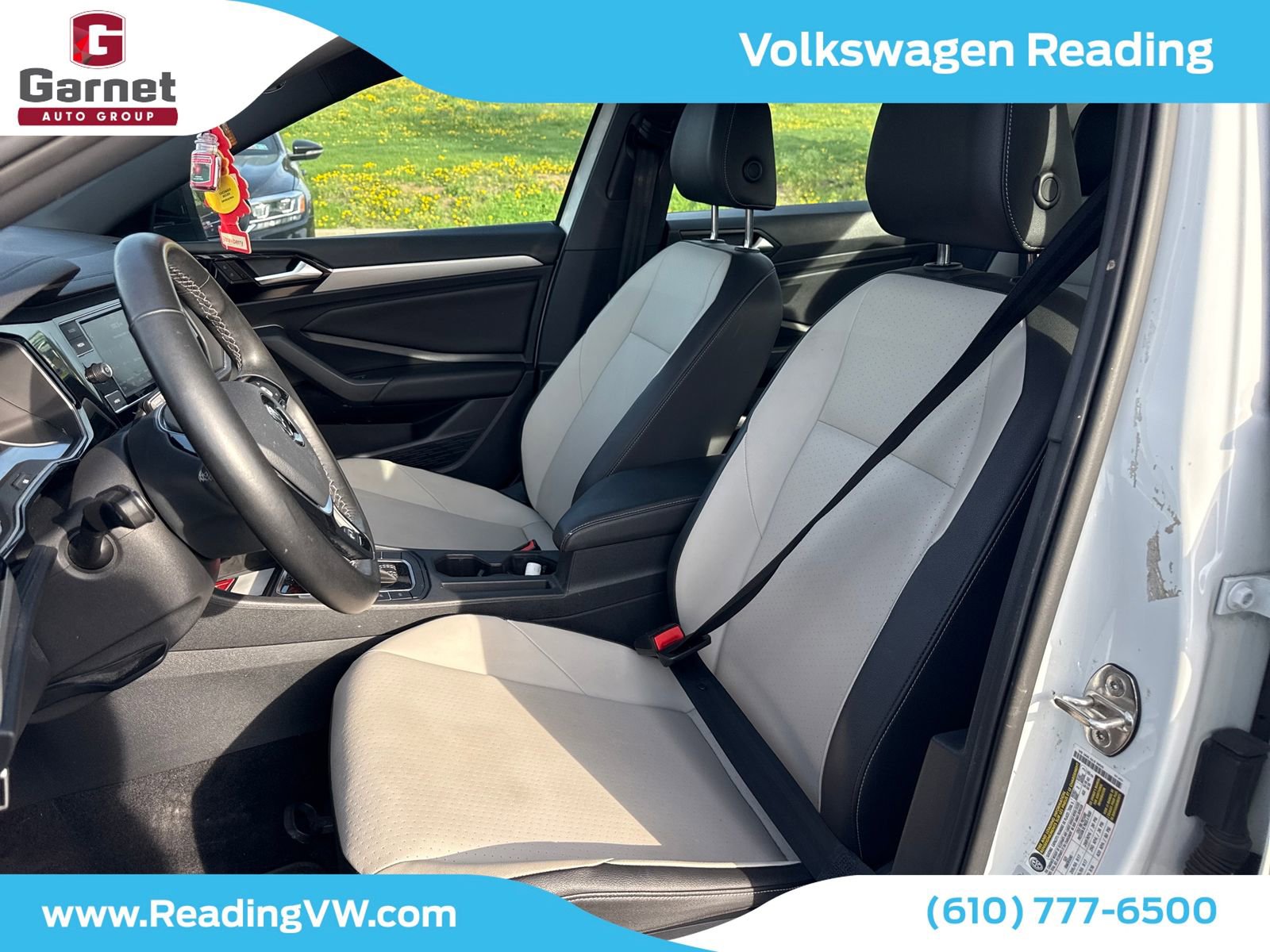 Used 2021 Volkswagen Jetta R-Line w/ R-Line Cold Weather Package FWD image 11