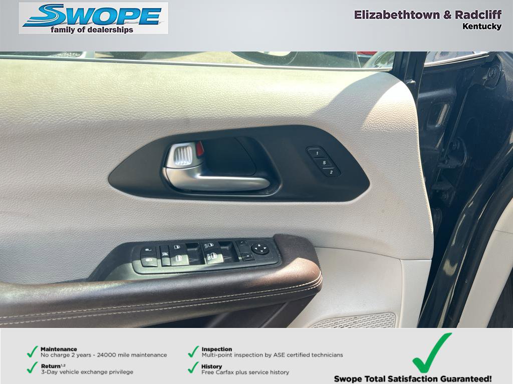 Used 2021 Chrysler Pacifica Touring-L image 13