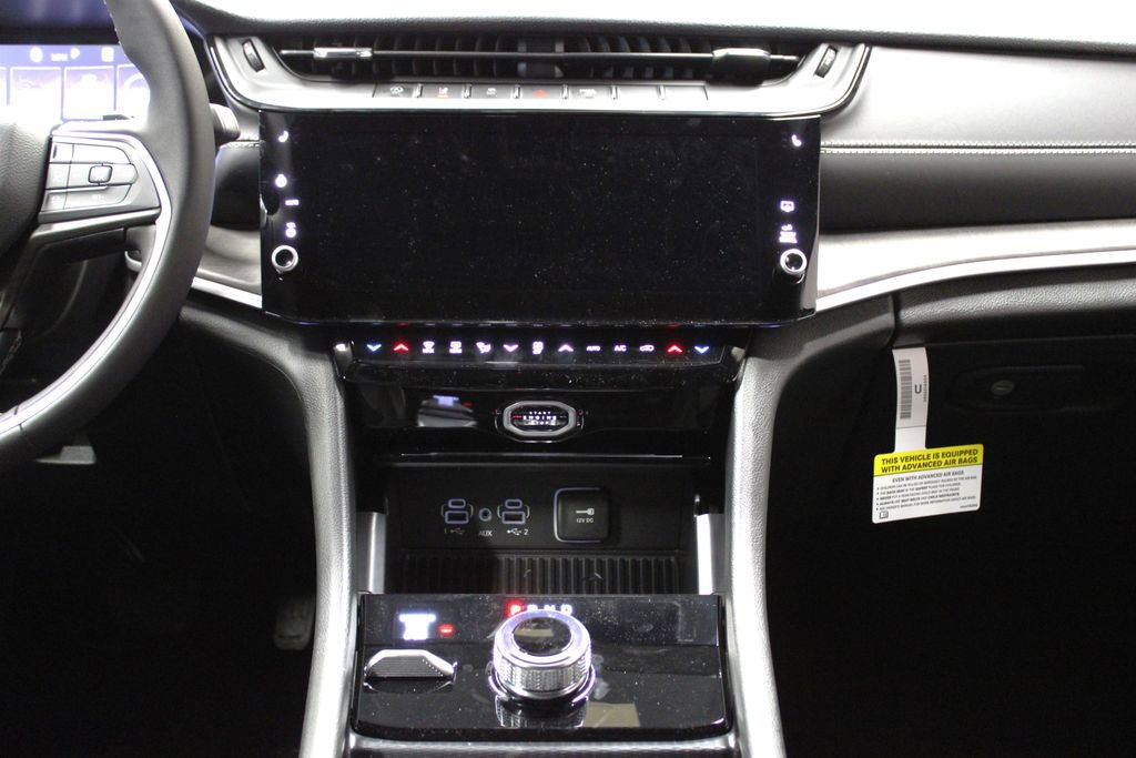 New 2026 Jeep Grand Cherokee Altitude image 14